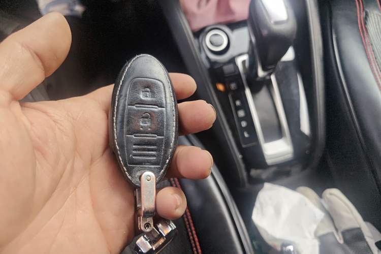 Used Nissan Kicks 2018 1.5L CVT Smart Connect Luxury Edition
