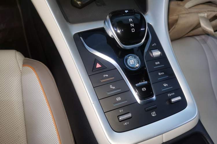 Used BYD Song Pro New Energy 2023 Champion Edition DM-i 110KM Excellence Model Gear Lever