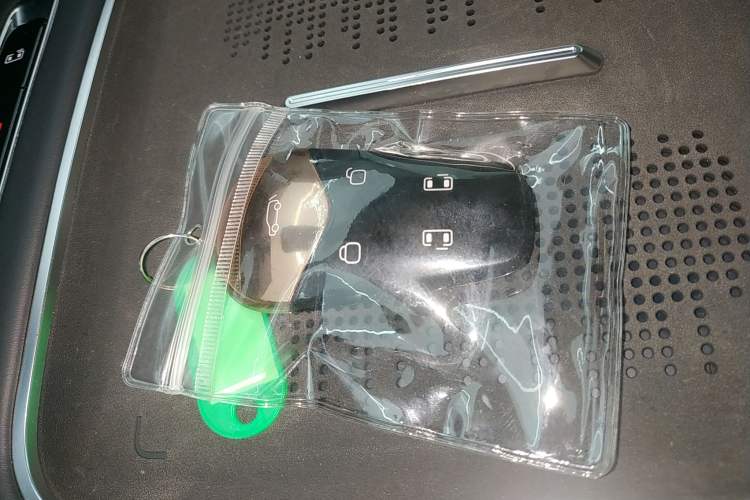 Used VOYAH Dream 2025 PHEV Four-Wheel-Drive Flagship Kunpeng Edition Vehicle Key