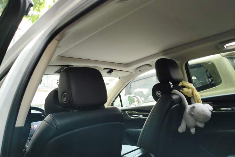 Used Cadillac XT5 2018 25T Luxury Model Headliner