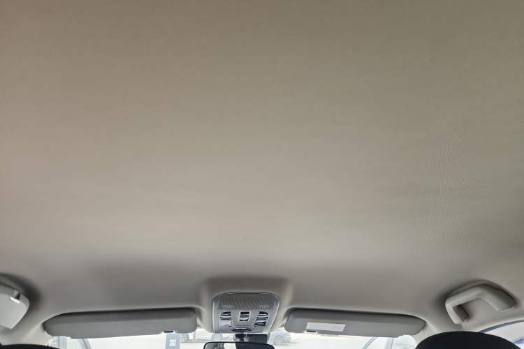 Used Haval H2 2014 1.5T Manual Two-Wheel Drive Elite Edition Headliner