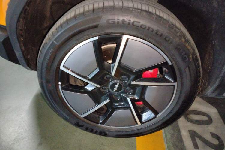 Used Formula Leopard Titanium 3 2025 501KM All-Wheel Drive Intelligent Driving Ultra Version
