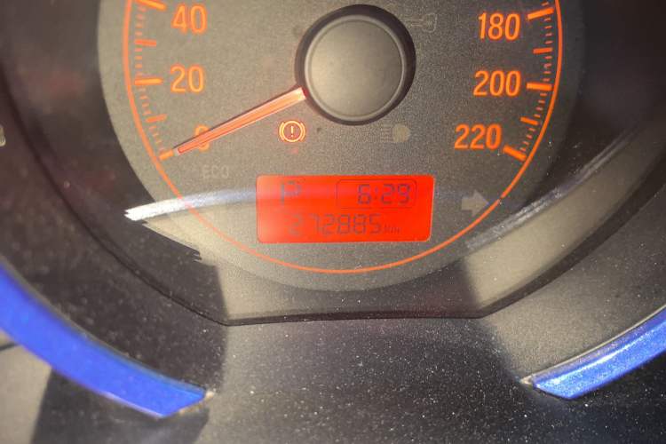 Used Honda Fit 2018 1.5L CVT Comfort Sunroof Version Odometer Close Up