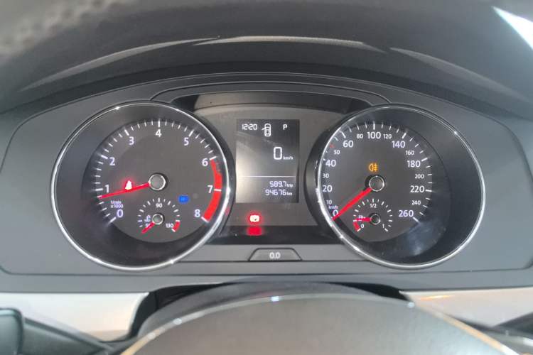 Used Volkswagen Lamando 2015 230TSI DSG Fashion Edition
