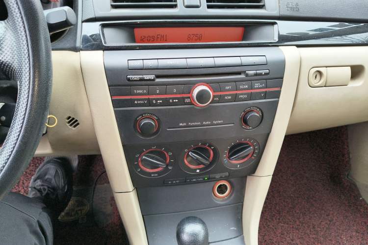 Used Mazda 3 2010 1.6L Automatic Classic Stylish Version
