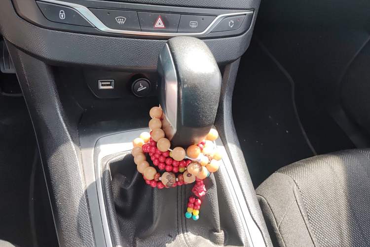 Used Peugeot 308S 2015 1.2T Automatic Jingchi Edition Gear Lever