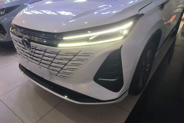 Used CHANGAN CS75 PLUS 2024 3rd Generation Champion Edition 1.5T Intelligent Drive Dynamic Model
