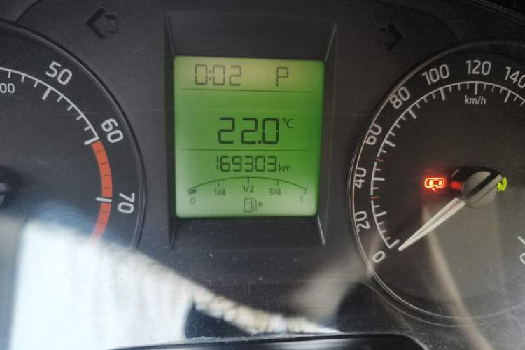 Used Skoda Rapid 2013 1.6L Automatic Enjoyment Model
