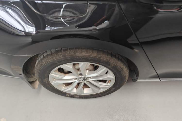 Used Volkswagen Magotan 2017 330TSI DSG Luxury Model Exterior 5