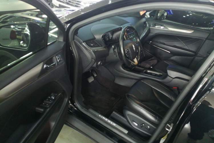 Used Lincoln MKC 2017 2.0T Two-Wheel Drive Deluxe Edition
