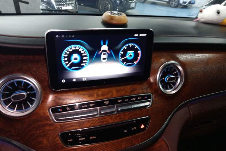 Used Mercedes-Benz V-Class 2018 V250 2.0T Middle East Version