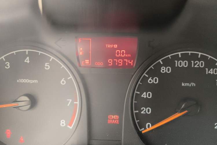 Used Hyundai Verna (older generation) 2010 Sedan 1.4L Manual Comfort GS Odometer Close Up