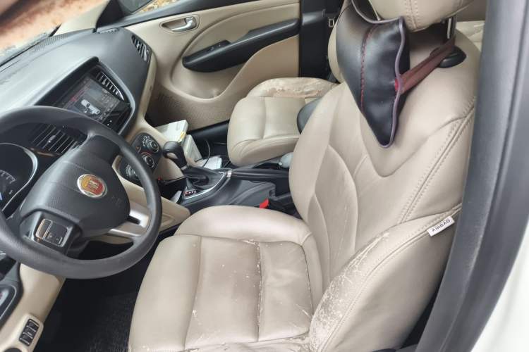 Used Fiat Viaggio 2012 1.4T Automatic Enjoyment Edition Left Front Seat