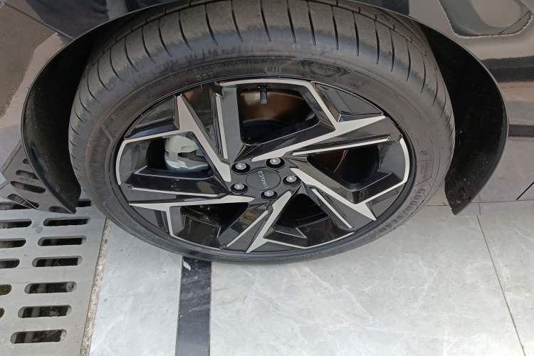 Used Lynk & Co 07 2024 EM-P 126 Long-Range Halo
