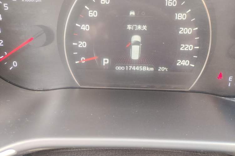 Used Kia Sorento 2013 2.4L 7-Seater Gasoline Comfort Version China IV Standard Odometer Close Up