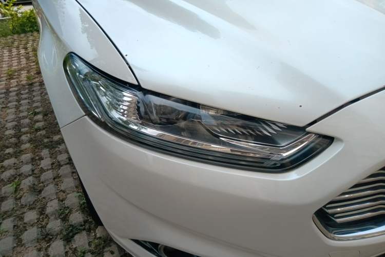 Used Ford Mondeo 2013 2.0L GTDi240 Luxury Sport Model Right Front Headlight