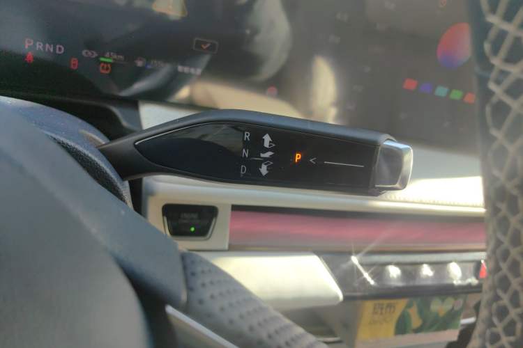 Used Buick GL8 New Energy 2024 Lu Zun Luxury Edition 7-Seater
