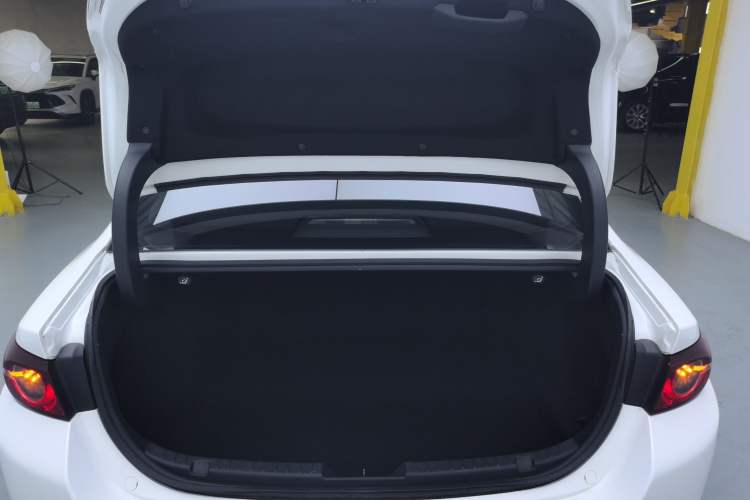 Used Mazda 3 Axela 2021 2.0L Automatic ZhiXuan Edition Trunk