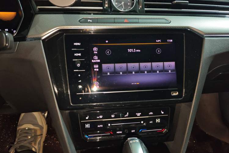 Used Volkswagen Magotan 2023 2 Million Units Limited Edition 330TSI DSG Leading Version
