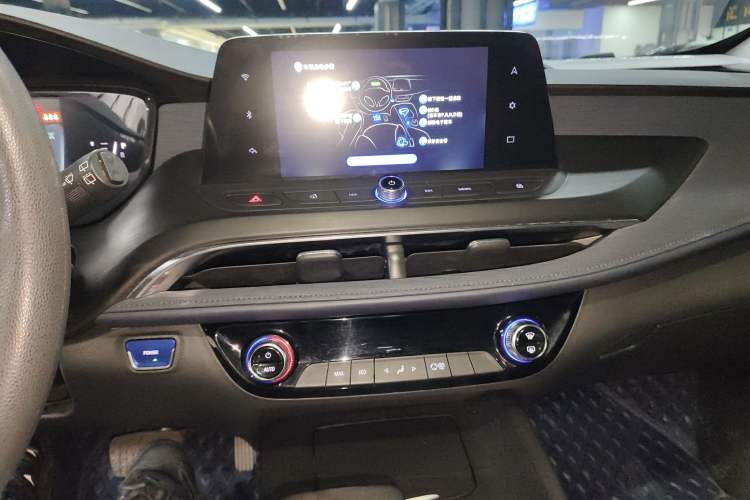 Used Buick Velite 6 2019 Connected Fashion Model
