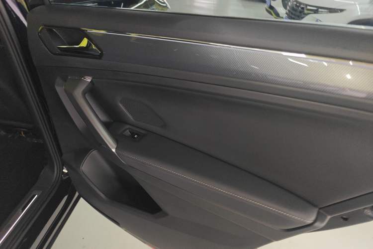 Used Volkswagen Tiguan L 2021 330TSI Automatic Two-Wheel Drive R-Line Flagship Edition