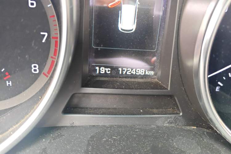 Used Hyundai Santa Fe 2017 2.0T Automatic All-Wheel Drive Smart 7-Seater Odometer Close Up