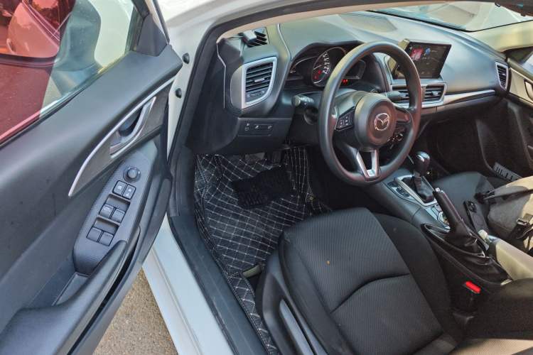 Used Mazda 3 Axela 2017 Sedan 1.5L Automatic Comfort Model Emission Standard China V Driver Seat