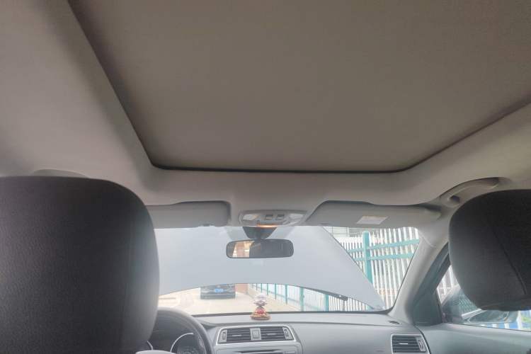 Used BAIC Senova X65 2015 2.0T Automatic Elite Model
