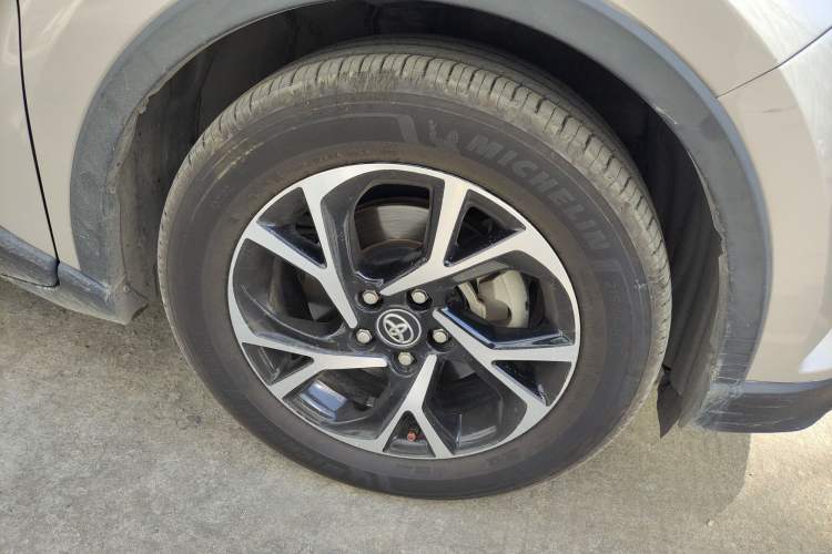 Used Toyota C-HR 2018 2.0L Leading with Sunroof China V Standard Right Front Wheel Hub
