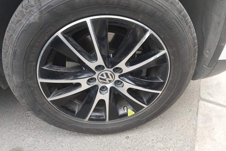 Used Volkswagen Tiguan 2015 1.8TSI Automatic Two-Wheel Drive Luxury Model Right Front Wheel Hub