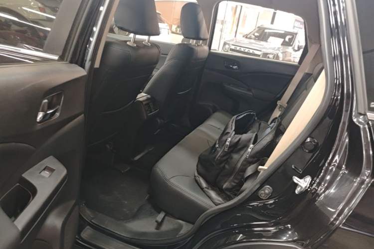 Used Honda CR-V 2016 2.0L Two-Wheel Drive Classic Edition Left Rear Seat