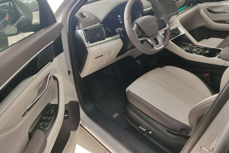 Used BYD Song PLUS New Energy 2024 Honor Edition EV 520km Flagship Model Driver Seat