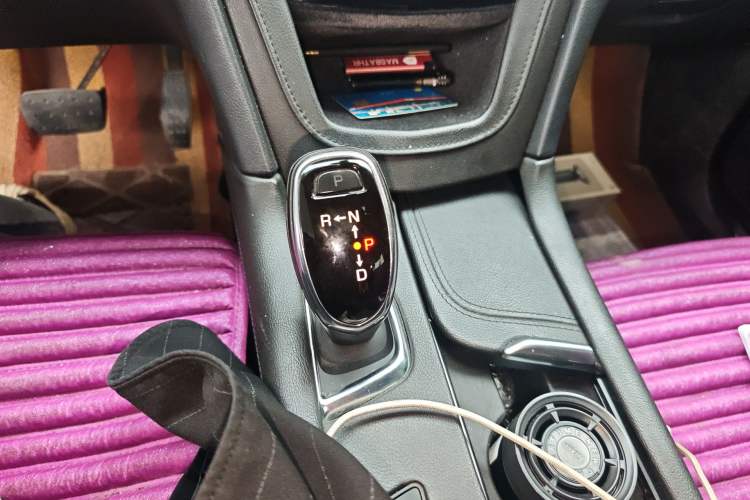 Used Cadillac XT5 2018 25T Luxury Model Gear Lever