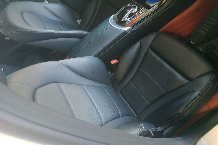 Used Mercedes-Benz GLC 2017 GLC 260 4MATIC Luxury Model Right Front Seat