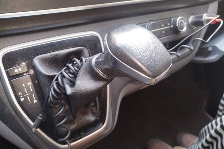 Used SAIC MAXUS Xintu V80 2021 2.0T PLUS Manual City Edition Short Wheelbase Ultra-Low Roof 5/6 Seats