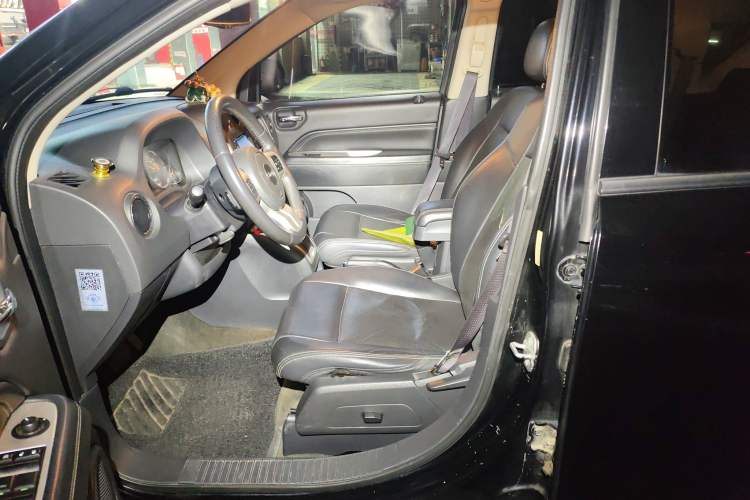 Used Jeep Compass 2014 2.0L two-wheel drive luxury version