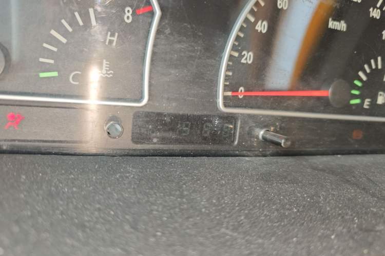 Used Dongfeng Shuaike 2011 1.6L Manual Luxury 7-Seater