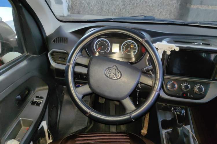 Used CHANGAN KAICHENG Ruixing M60 2023 1.6L CNG Comfort-Grade 6-Seater Passenger Vehicle Steering Wheel
