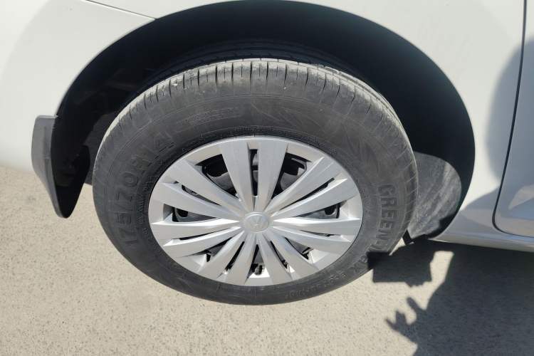 Used Volkswagen Santana 2019 1.5L Automatic Comfort Edition China VI Standard Right Rear Wheel Hub