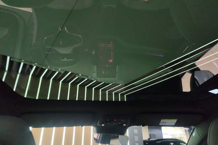 Used Volvo EX30 2025 Rear-Drive Long-Range Version Ultra
