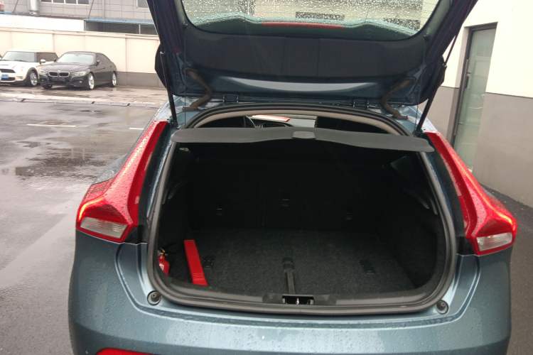 Used Volvo V40 2014 2.0T Zhiya Edition