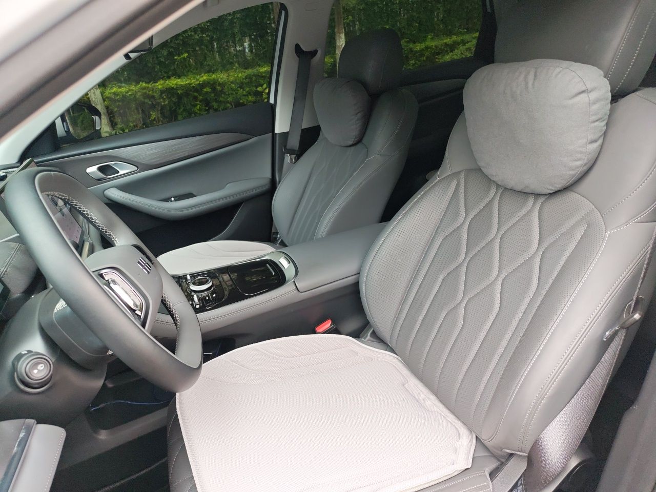 Geely Galaxy A7 2025 Model EM-i 70km Luxury Edition — снимка 15