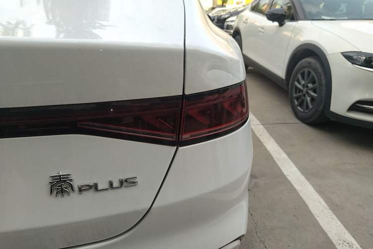 Used BYD Qin PLUS 2023 Champion Edition DM-i 120KM Leading Model Right Rear Taillight