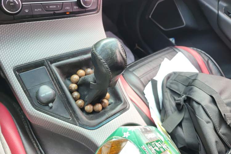 Used Geely Auto Emgrand GS 2016 Sports Edition 1.8L Manual LingShang Model Gear Lever