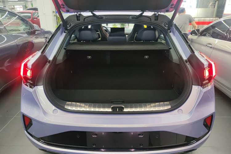 Used Zeekr 001 2025 WE Edition 100 kWh Rear-Wheel Drive
