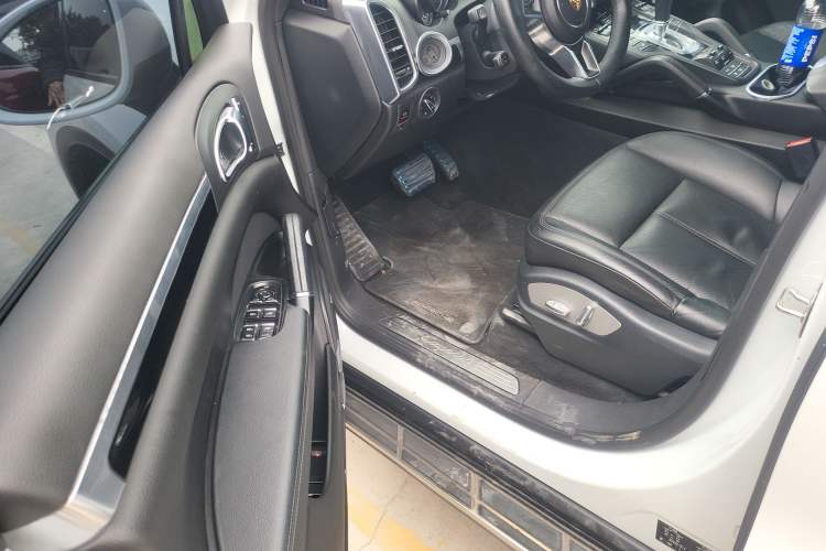 Used Porsche Cayenne  Driver Seat