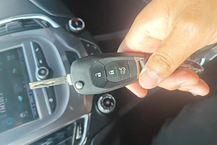 Used Chevrolet Cruze 2018 320 Automatic Pioneer Sunroof Edition Vehicle Key