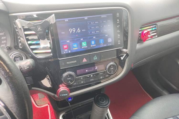 Used Mitsubishi Outlander 2018 2.0L Two-Wheel-Drive Jiale Edition 7-Seater