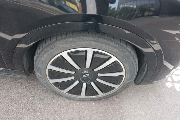 Used Hima AITO M9 2024 Range-Extended Ultra Version 42 kWh 6-Seater Model
