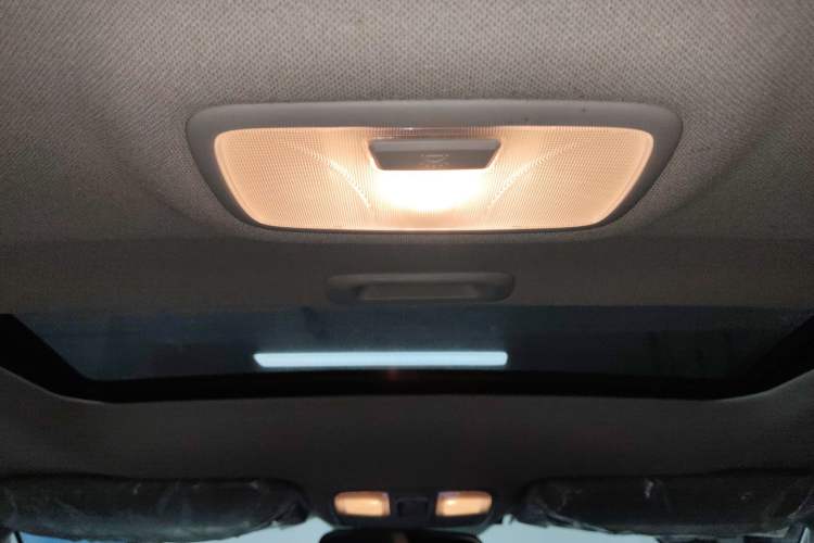 Used Hyundai ix35 2015 2.0L Automatic 2WD Smart Type China IV